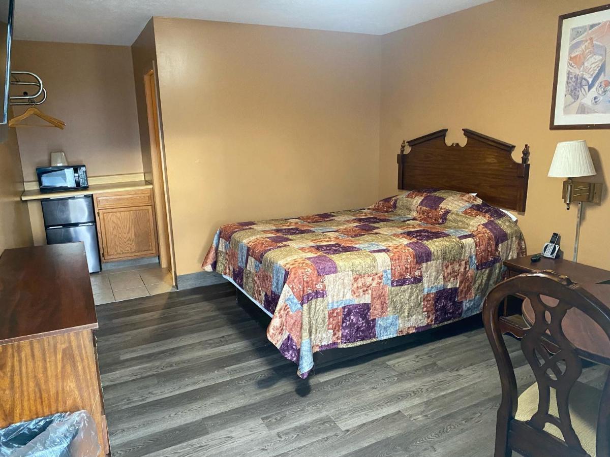 Hoosier Travel Lodge Jeffersonville Buitenkant foto