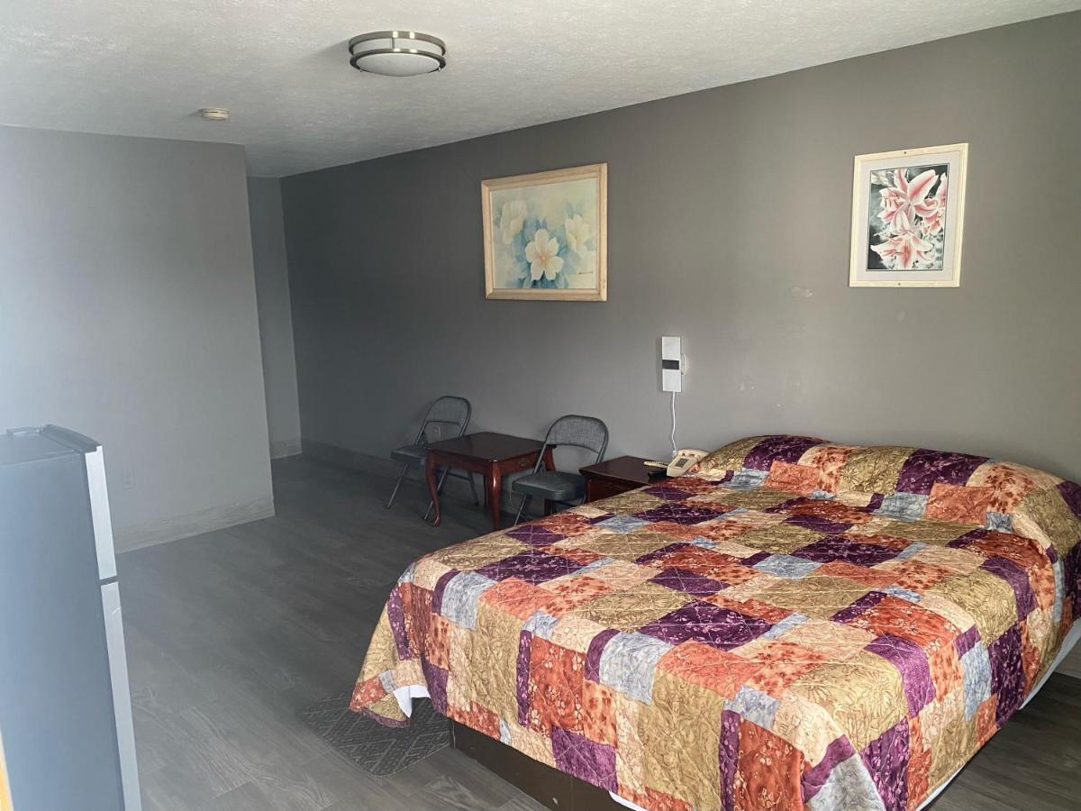 Hoosier Travel Lodge Jeffersonville Buitenkant foto